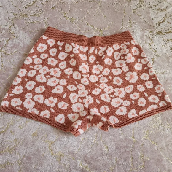 UGG | Womens Shaina Shorts - Picture 10 of 14